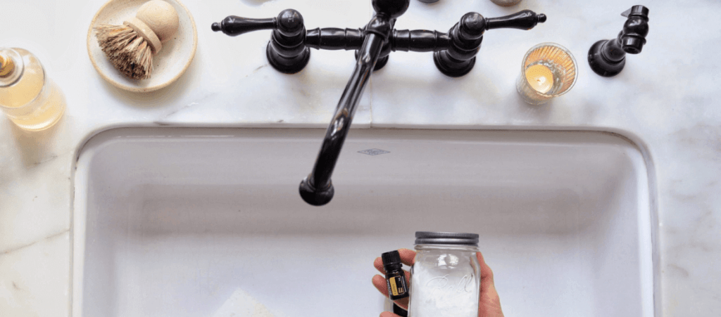 bleach to clean kitchen sink