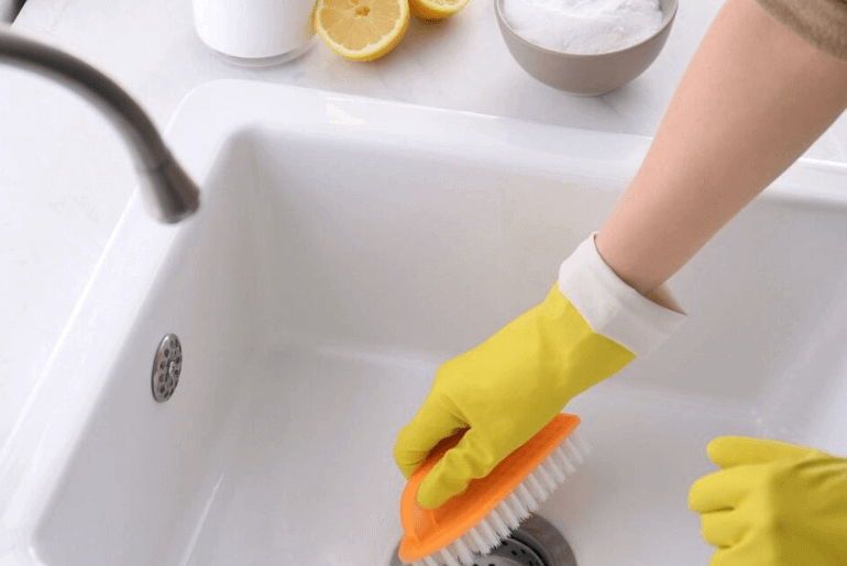 Fiberglass Sink Cleaning